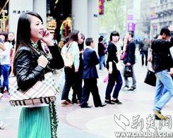 浪漫快闪吃瓜女孩,吃瓜女孩的甜蜜惊喜之旅